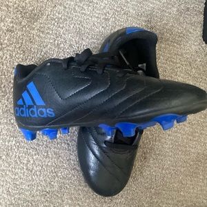 Adidas Soccer Cleat. Size 1 little Kid